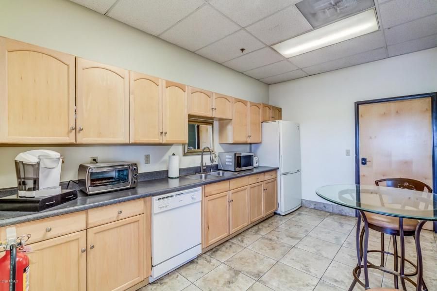 7118 W Frier Dr, Glendale, AZ 85303